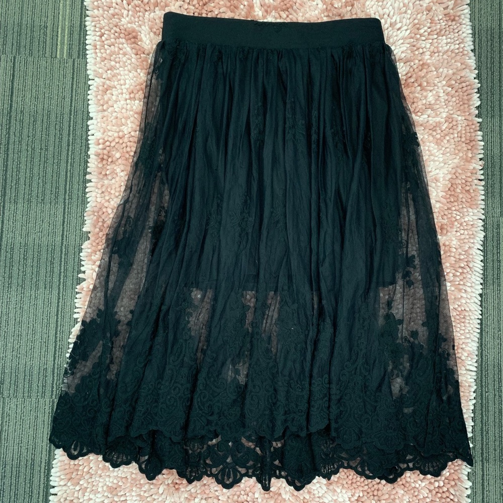 Torrid black lace midi skirt sz 00 (plus size 0)